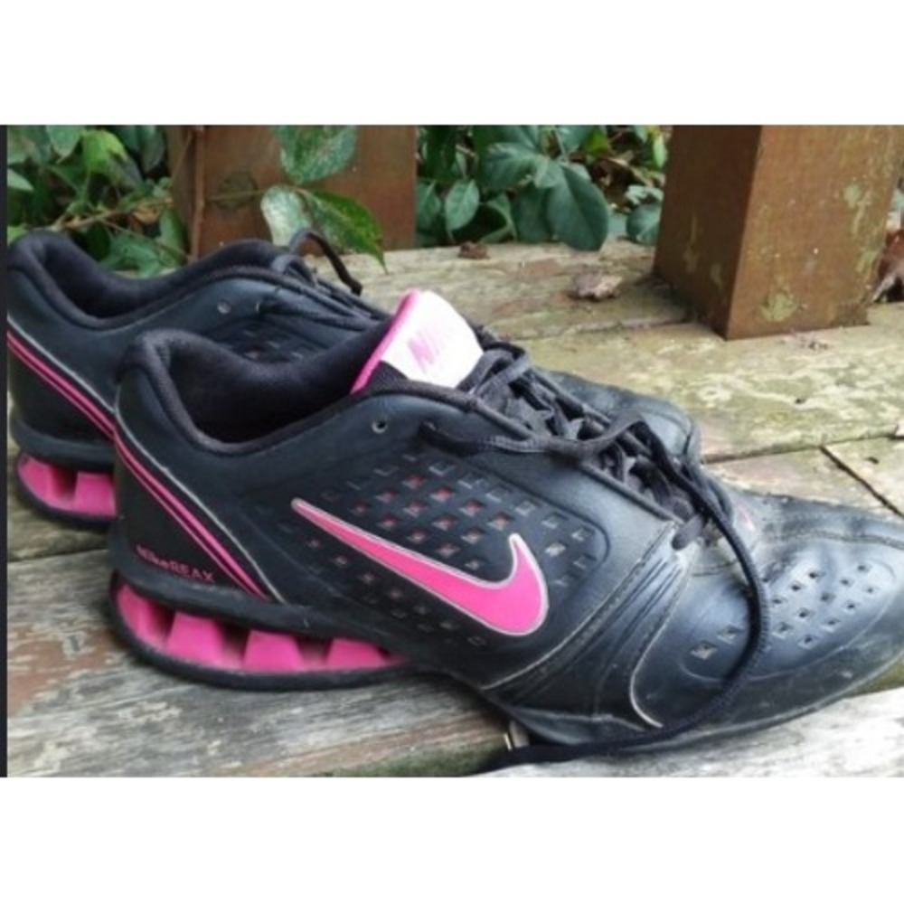 Nike Reax Rockstars Training Shoes Size 12 Black Pink Sneakers
